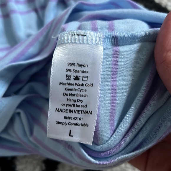 LulaRoe Randy Tee - Picture 4 of 4